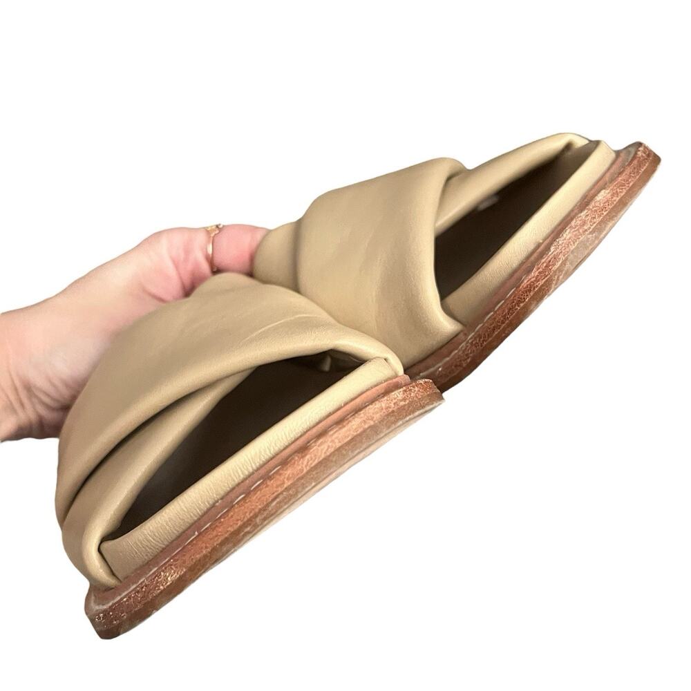 J Slides Roland Leather Sandals Slides 6.5M Tan Slip On Flats Casual Minimalist - Picture 4 of 8